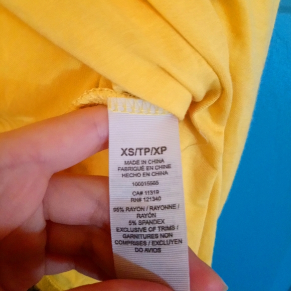 Top/Free with any purchase - Picture 2 of 3